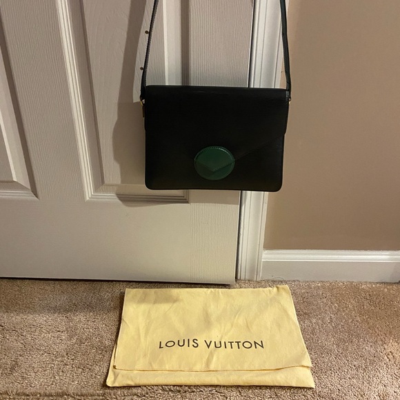 Louis Vuitton (LV) Epi leather bag - Picture 12 of 14